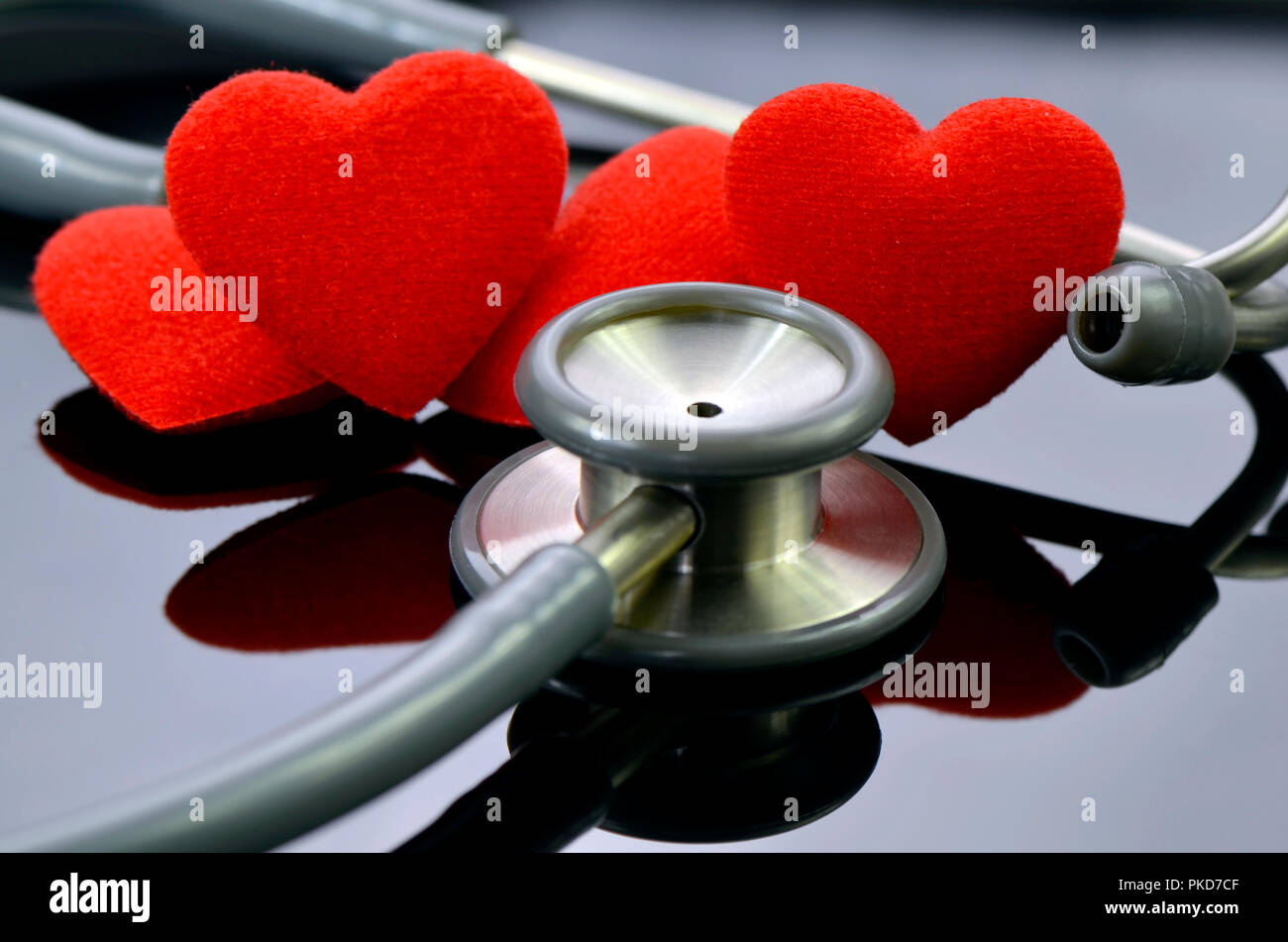 Stethoscope heart hi-res stock photography and images - Alamy