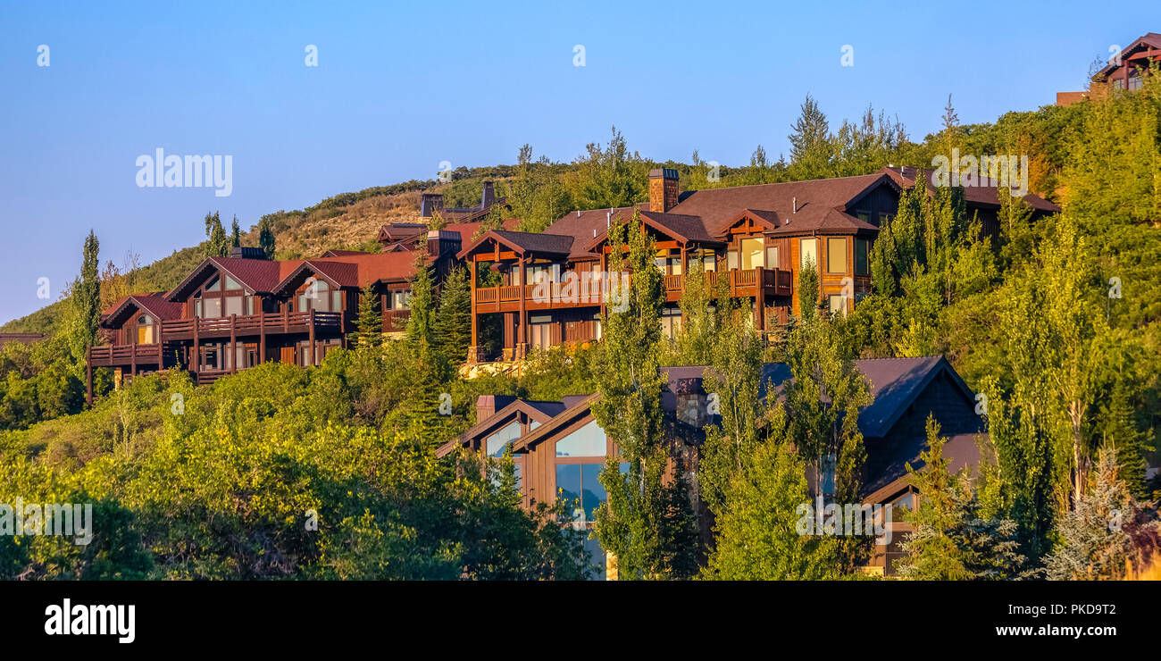 Beautiful city homes hi-res stock photography and images - Alamy