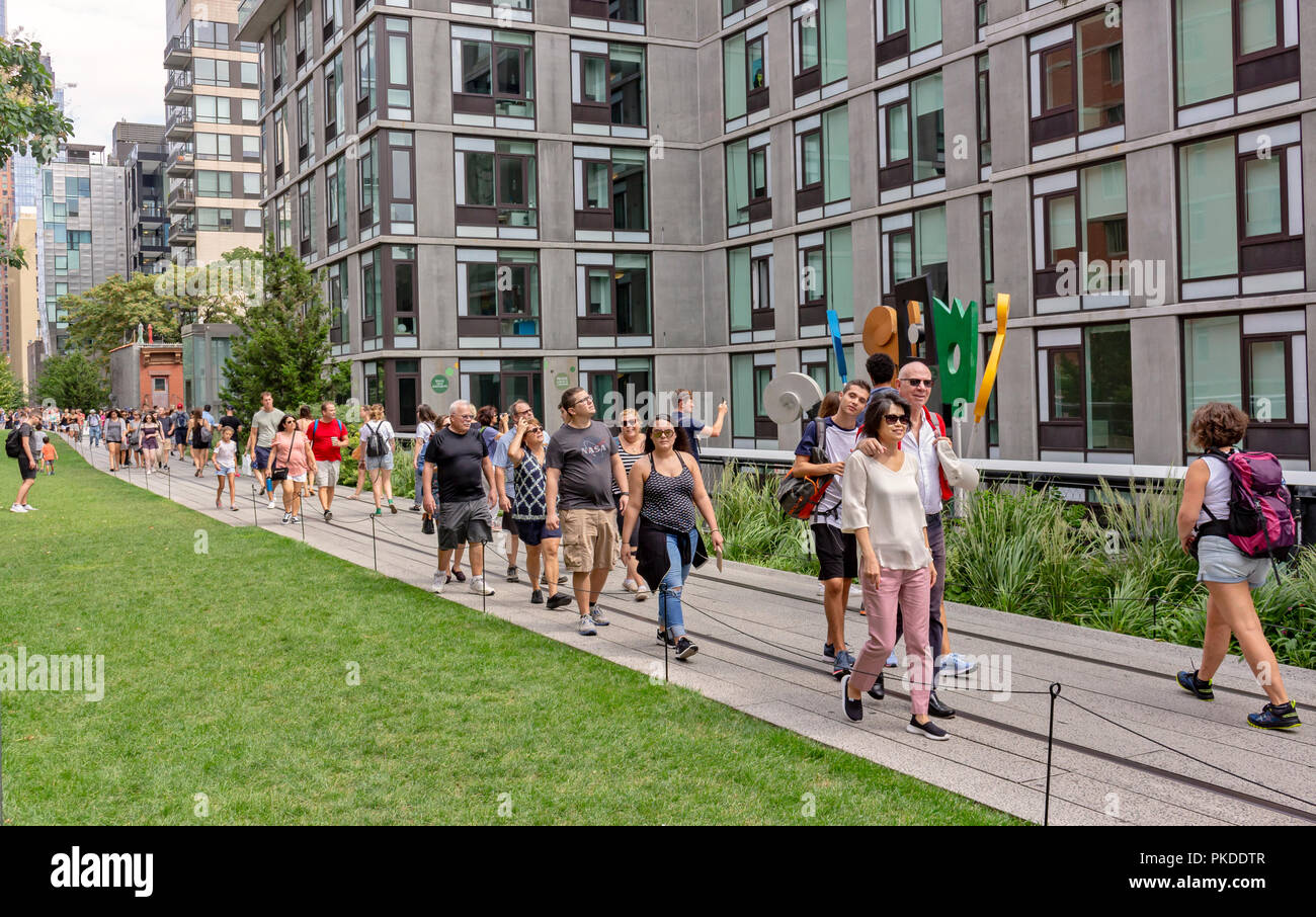 High line park. new york city hi-res stock photography and images - Alamy