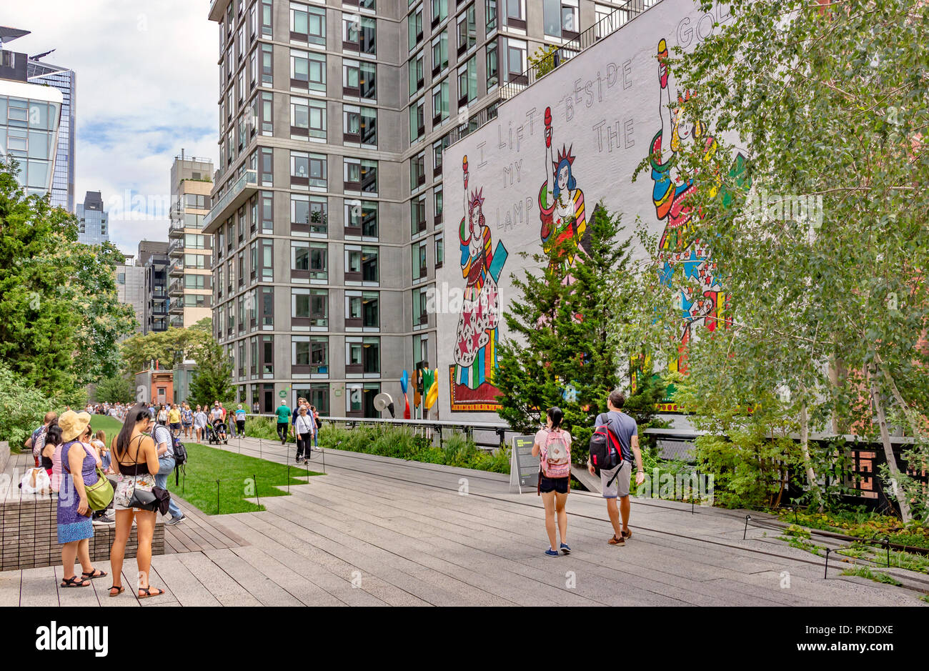 High line park. new york city hi-res stock photography and images - Alamy
