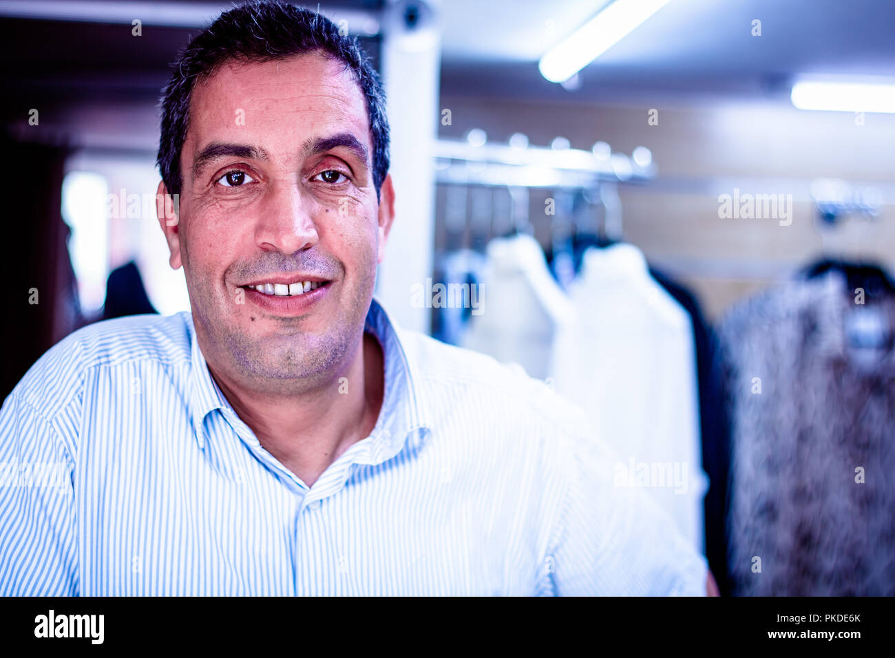 male head shot men man moroccan rasta hat hair Stock Photo - Alamy