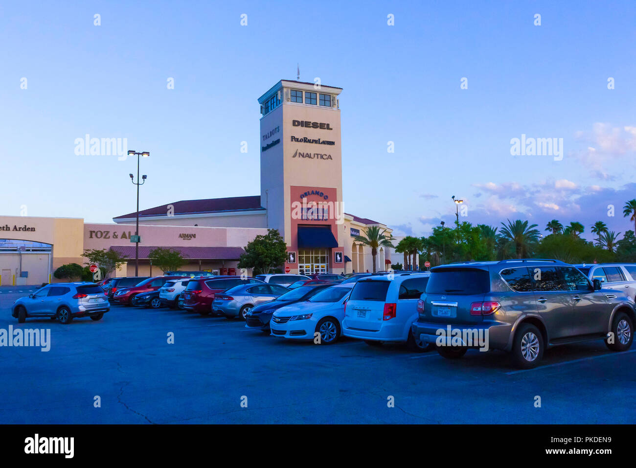 Premium Outlet Mall Stock Photos & Premium Outlet Mall Stock Images - Alamy