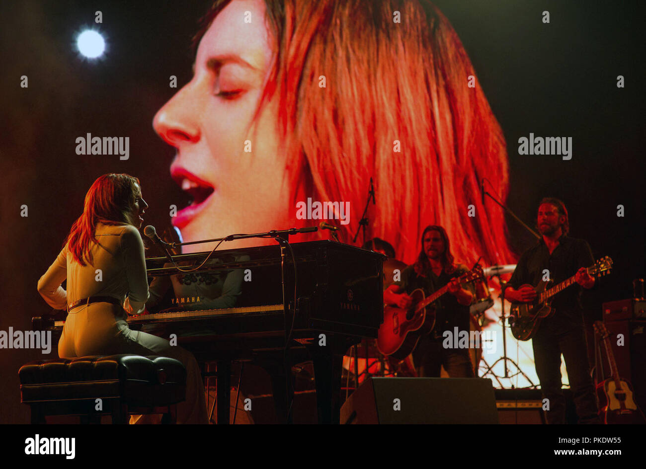 Star is born 2018 movie still hi-res stock photography and images - Alamy