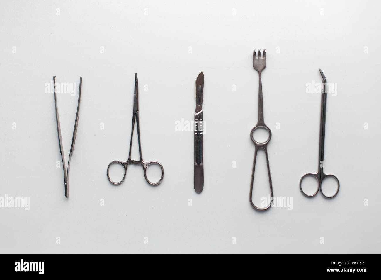 Surgical tongs hires stock photography and images Alamy