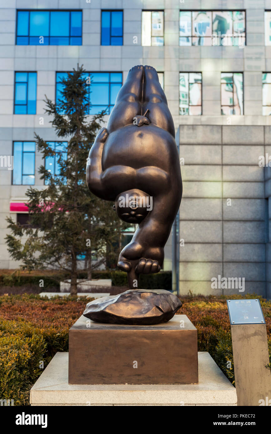 Factory 798 or Dashanzi Art District, a complex of 50-year-old decommissioned military factory buildings that houses a thriving artistic community,... Stock Photo