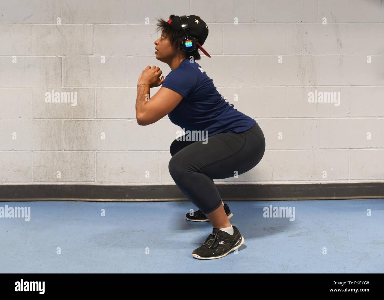 Straight leg 2025 squat