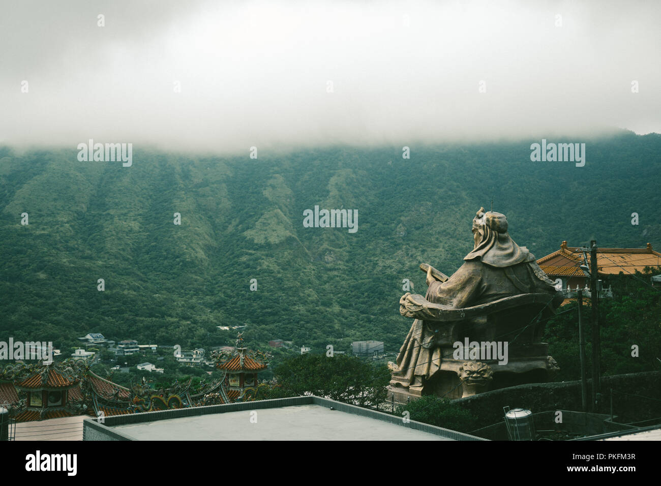 Old taiwanese temple hi-res stock photography and images - Alamy