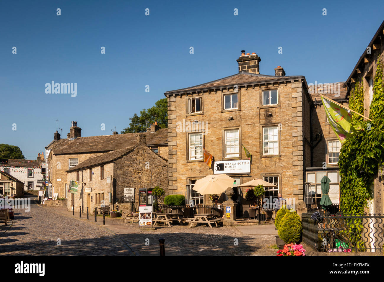 Uk Yorkshire Wharfedale Grassington The Square