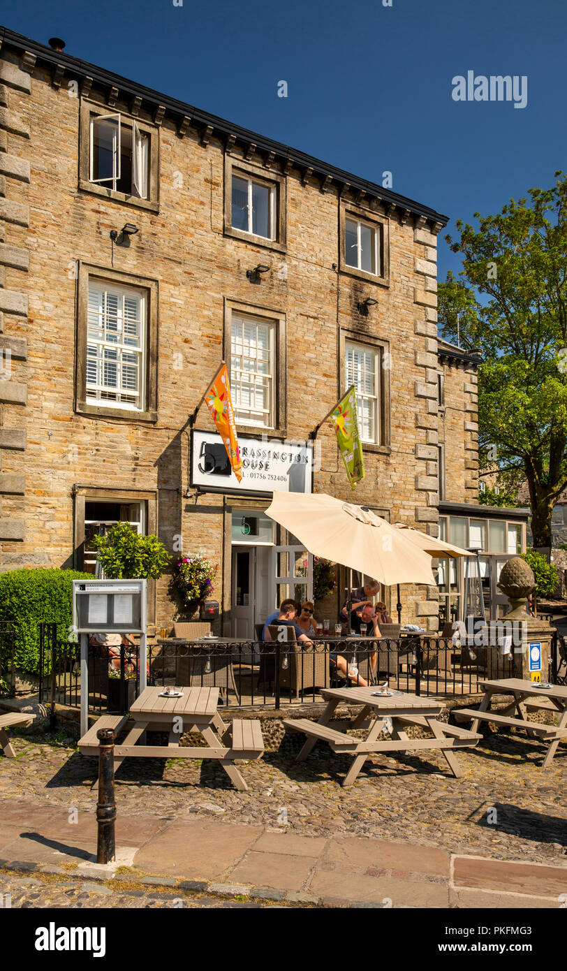 Uk Yorkshire Wharfedale Grassington The Square