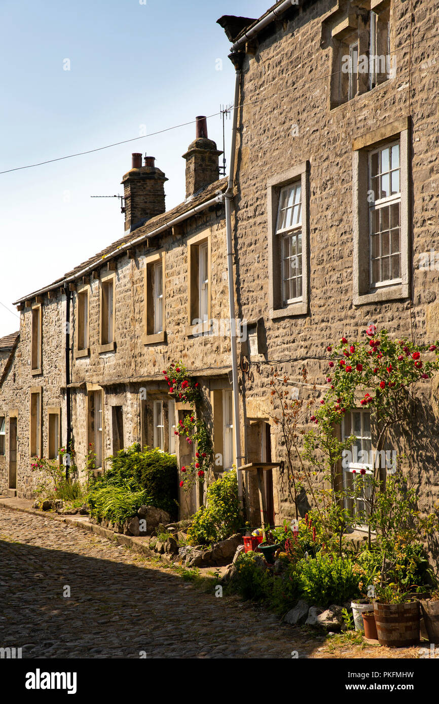 UK, Yorkshire, Wharfedale, Grassington, upper town, Chamber End Fold, stone built houses Stock Photo