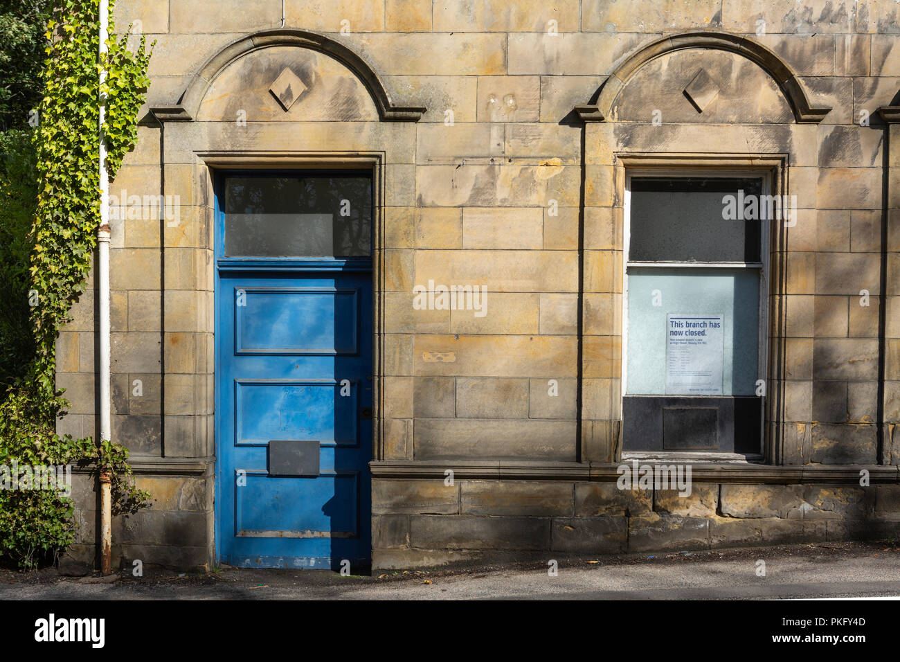 Rural bank closures in Scotland. The old Bank of Scotland branch building in Drumnadrochit, Highland Region, Scotland, UK Stock Photo