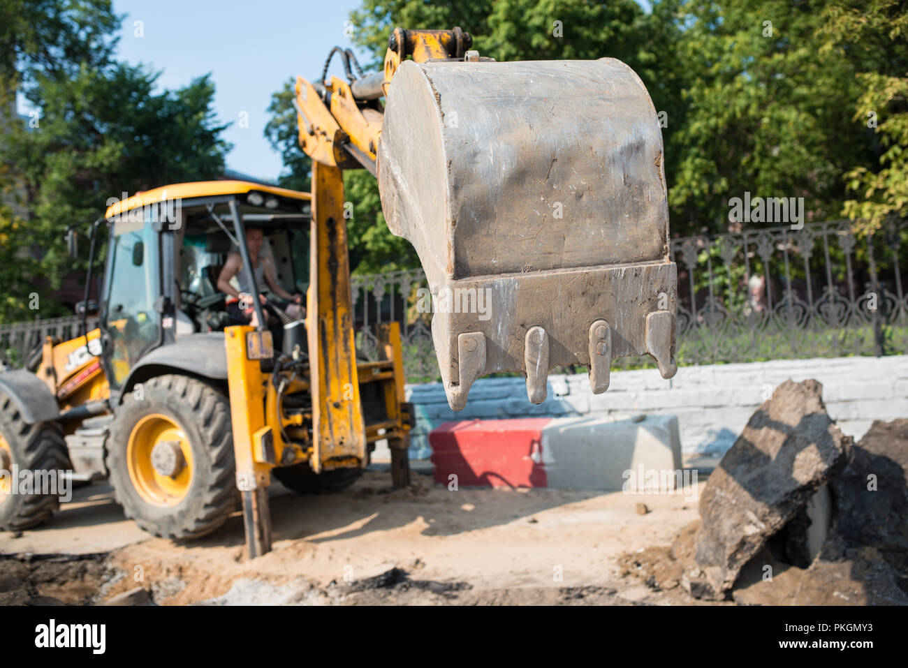 Excavator unloading hi-res stock photography and images - Alamy