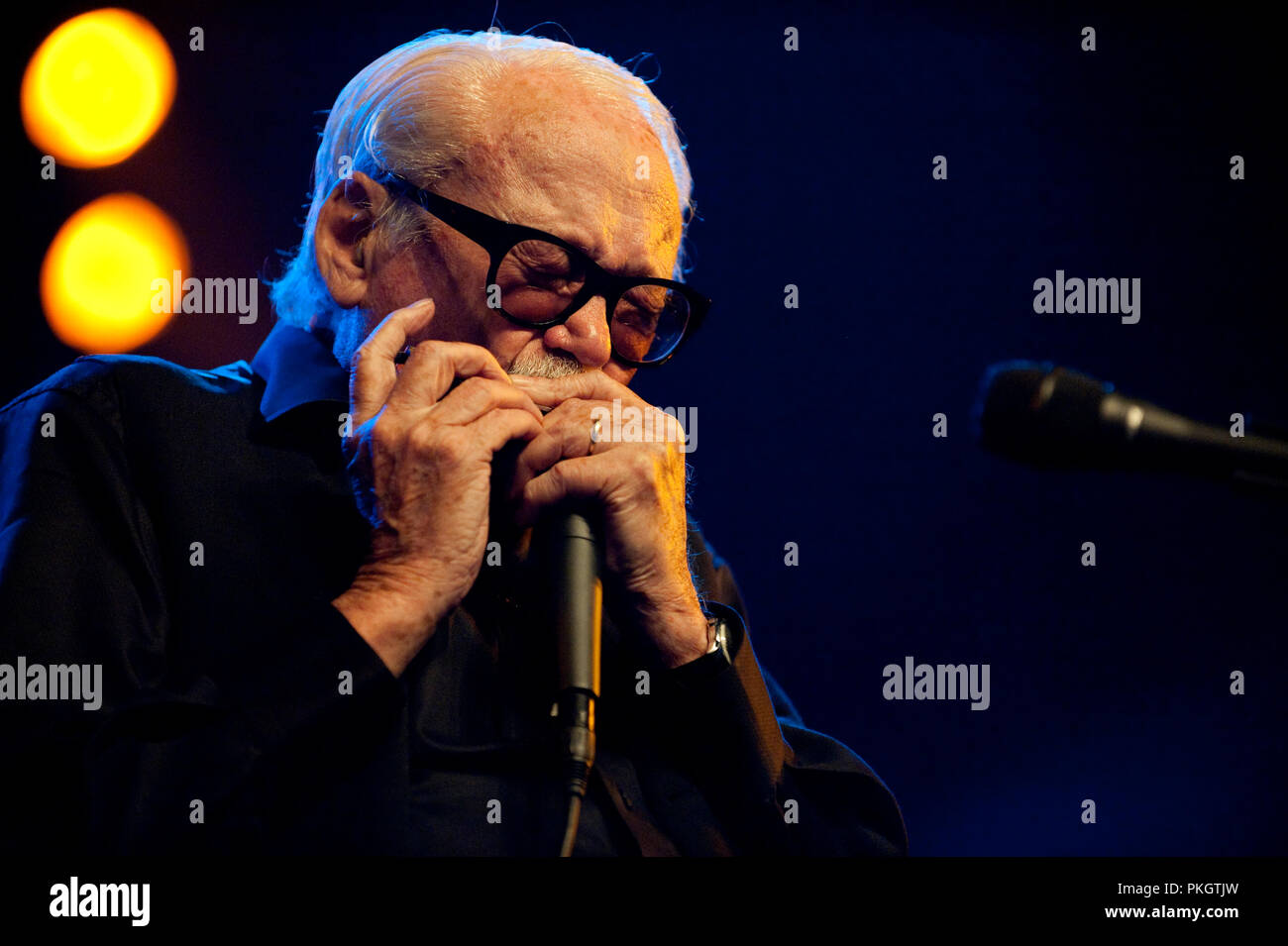 Belgian jazz harmonica musician Toots Thielemans playing with his Dutch