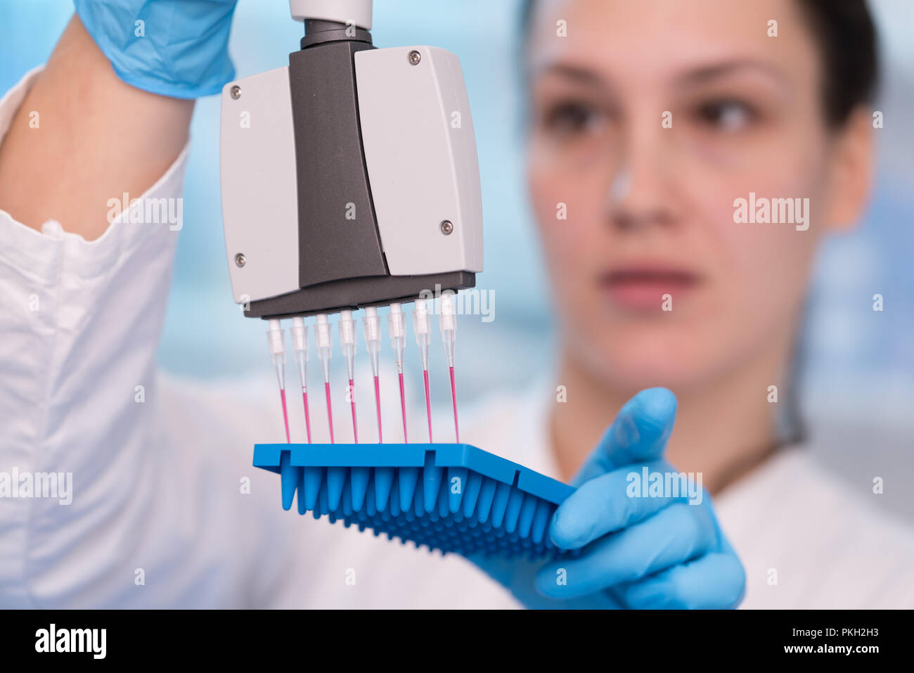 Laboratory research woman hi-res stock photography and images - Alamy