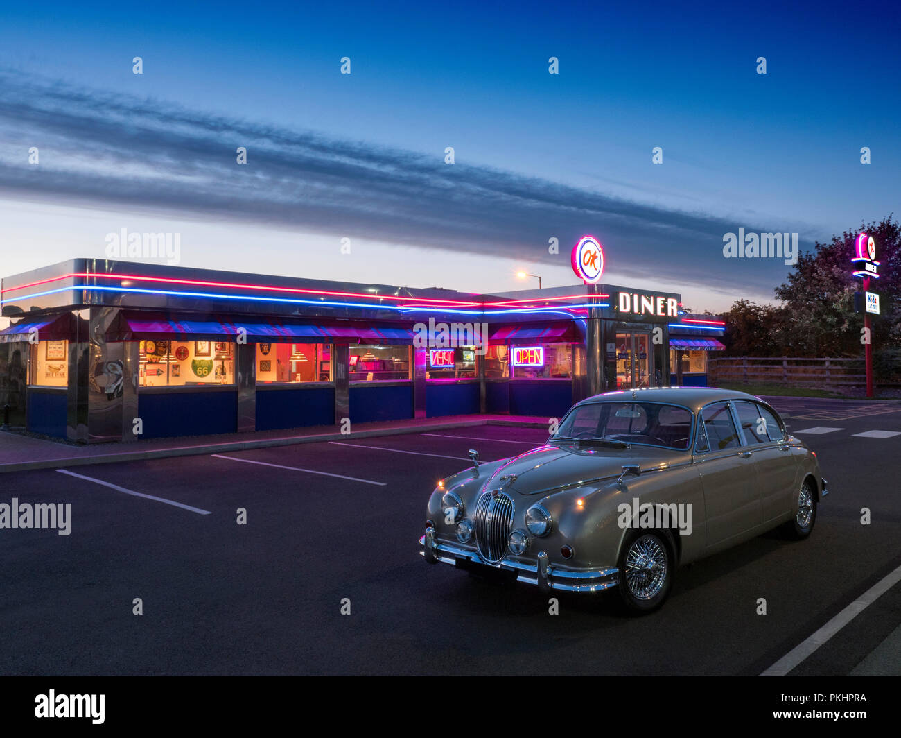 Classic american car diner hires stock photography and images Alamy