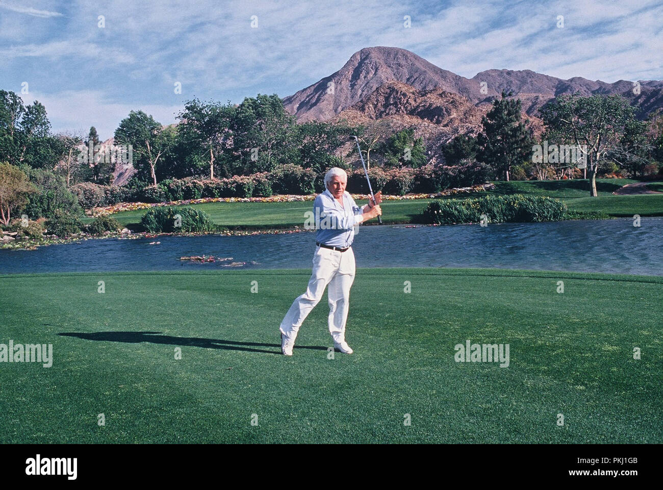 Gunter Sachs entspannt bei einer Partie Golf, 2000er. Gunter Sachs relaxing by playing a golf match, 2000s. Stock Photo