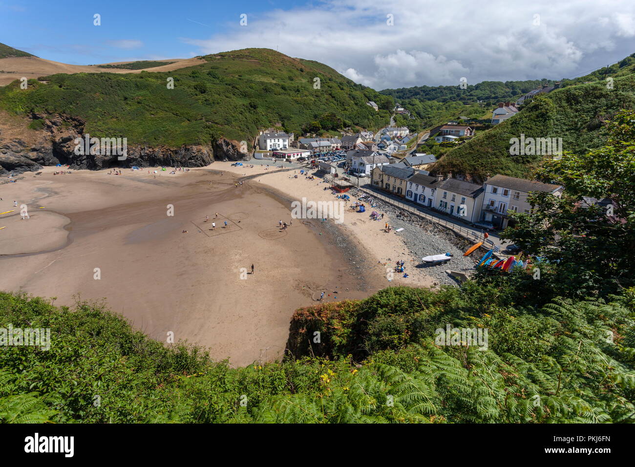 Welsh coastal path llangrannog hi-res stock photography and images - Alamy