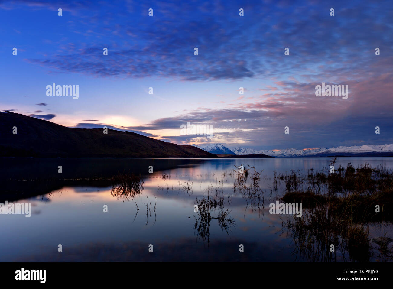 Sunset at Lake Tekapo, New Zealand landscape Stock Photo - Alamy