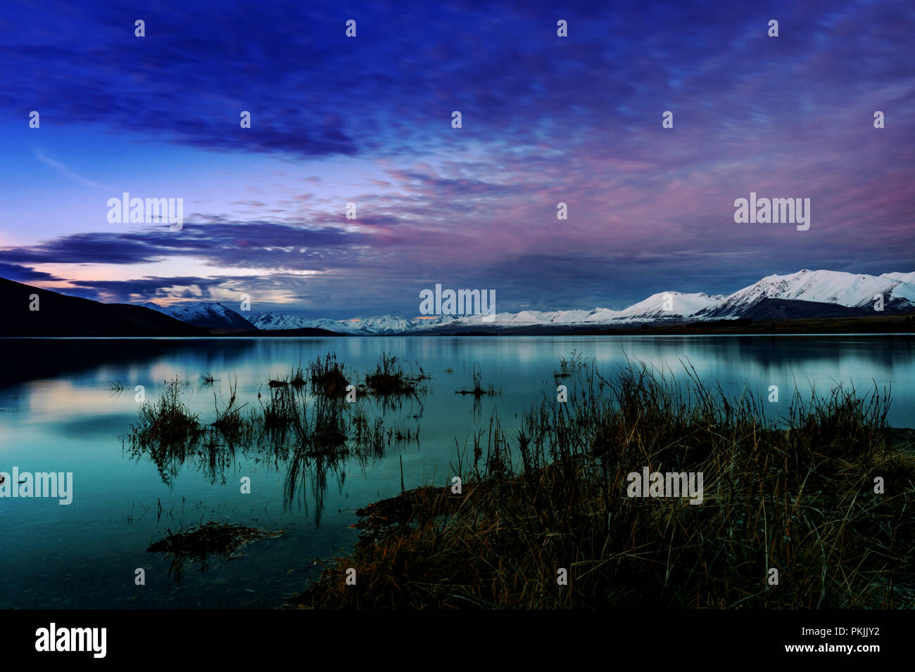 Sunset at Lake Tekapo, New Zealand landscape Stock Photo - Alamy