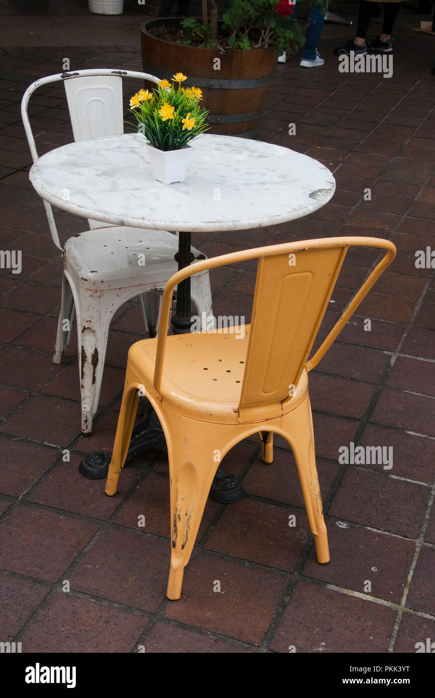 Sydney Australia, sidewalk cafe table and chairs Stock Photo