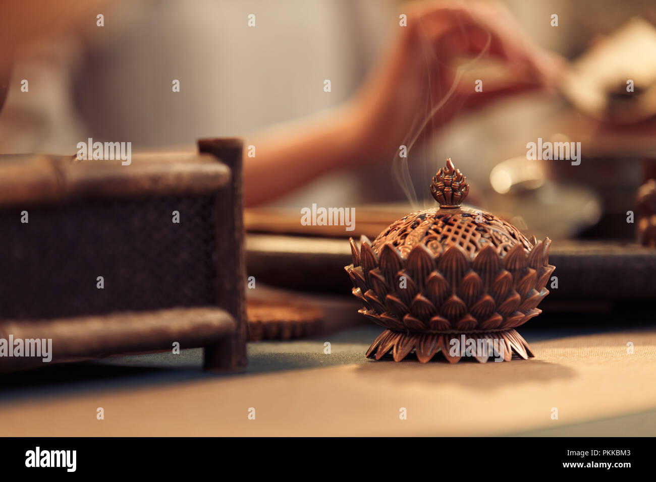 Young women make tea Stock Photo - Alamy