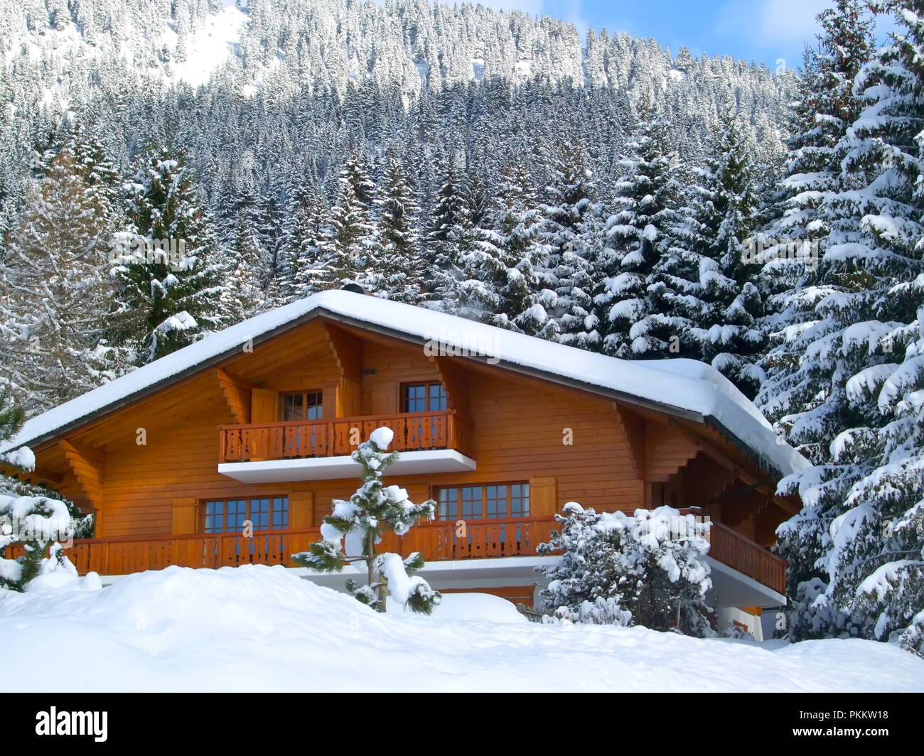 Wooden cottage in Swiss Alps Stock Photo Alamy