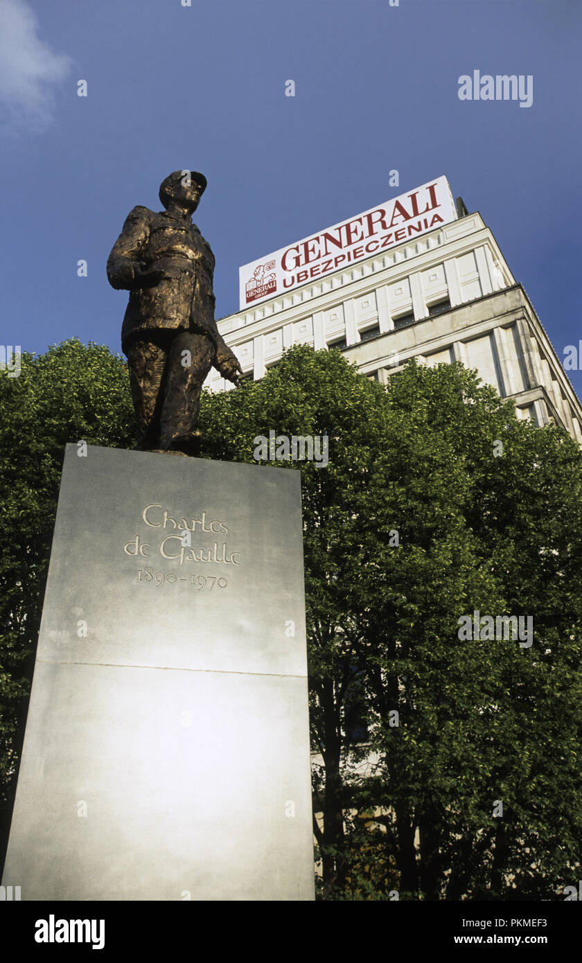 Charles De Gaulle statue near the Charles de Gaule roundabout on Aleja Jerozolimskie street in central Warsaw 2005 Stock Photo