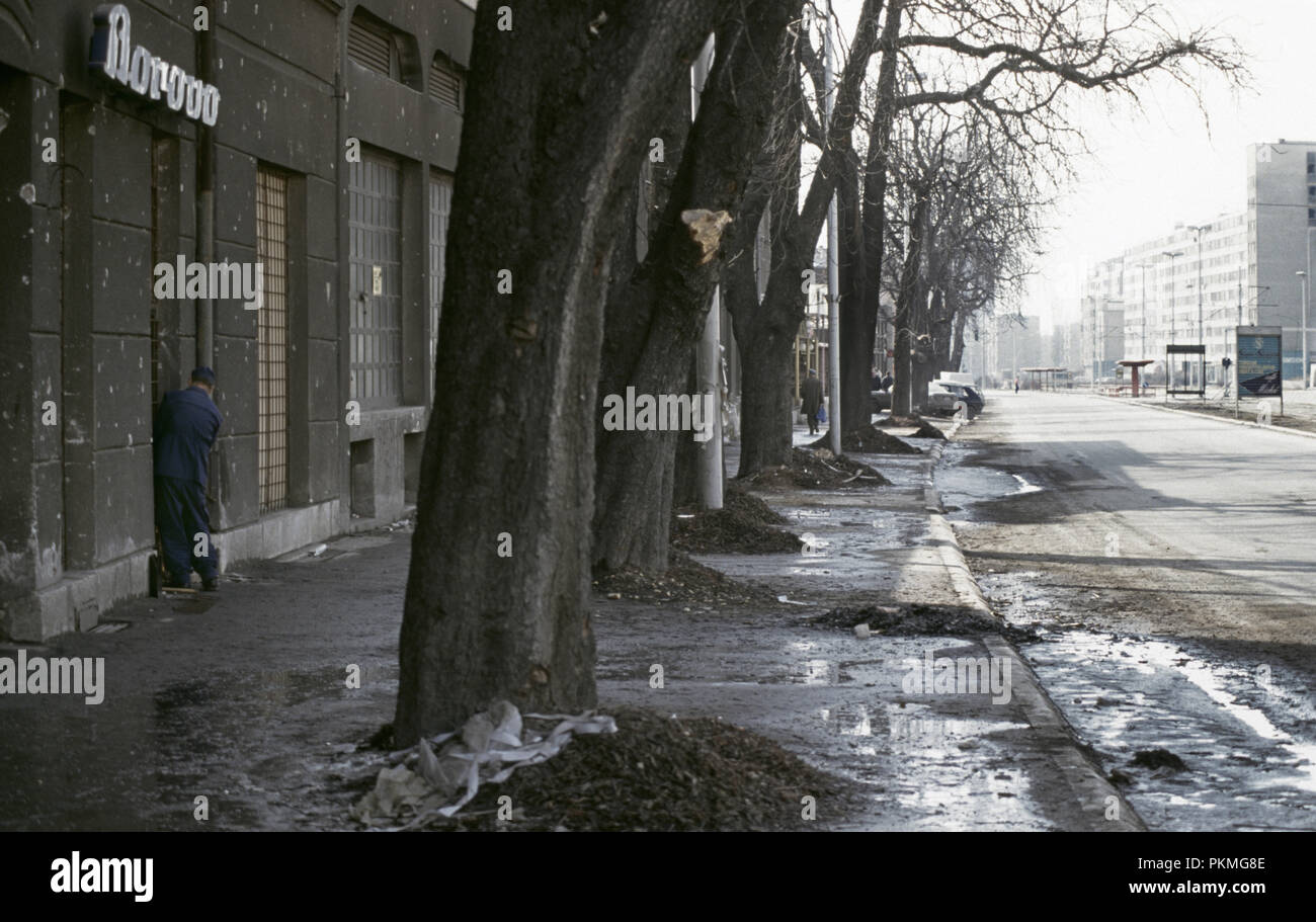 15th March 1993 During the Siege of Sarajevo: the view west along Sniper Alley in the Dolac Malta area. Stock Photo