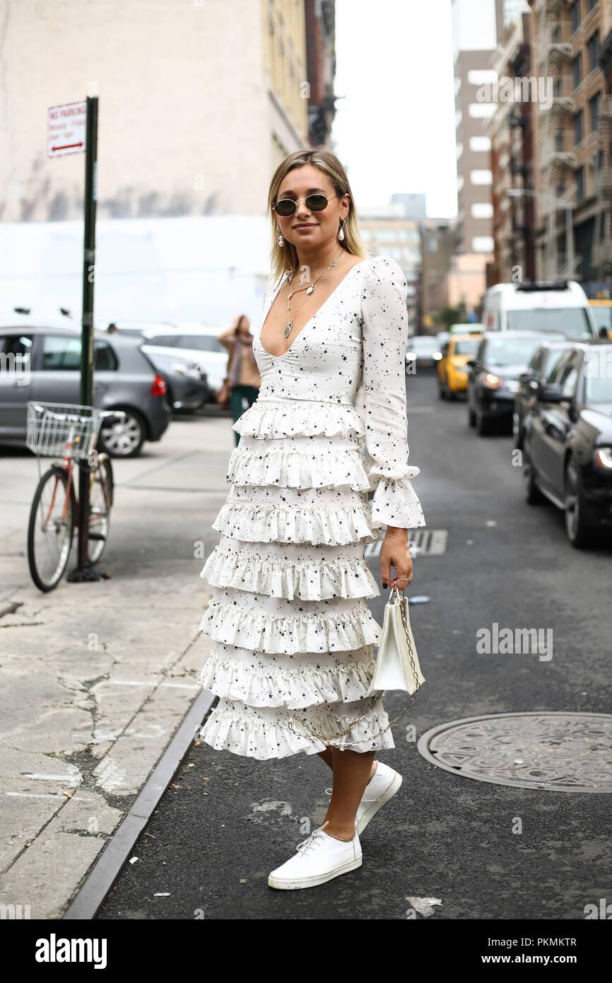 Blogger Danielle Bernstein posing on the street outside of the Maryam Nassir show during New York Fashion Week - Sept 12, 2018 - Photo: Runway Manhattan ***For Editorial Use Only*** | usage worldwide Stock Photo