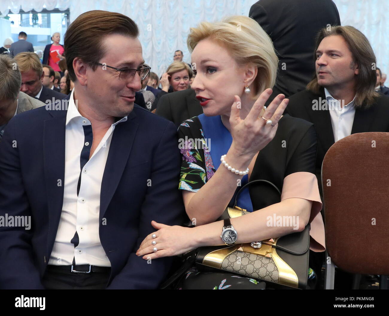 Malikov compared his children to each other, which his daughter did not like 12.07.2018 22 Malikov compared his children to each other, which his daughter did not like 12.07.2018 32