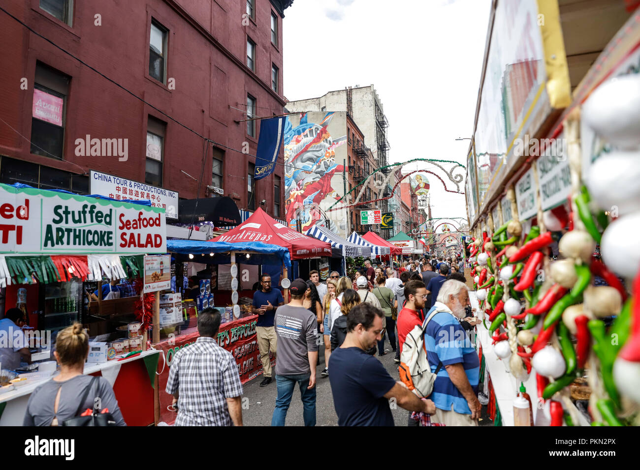 New York, NEW YORK, USA. 14th Sep, 2018. Movement during the Saint Genaro Feast in Little Italy on Manhattan Island in New York City in the United States this Friday; 14. The feast of the Patron Saint of Napoli takes place until 23 September every day. Credit: William Volcov/ZUMA Wire/Alamy Live News Stock Photo