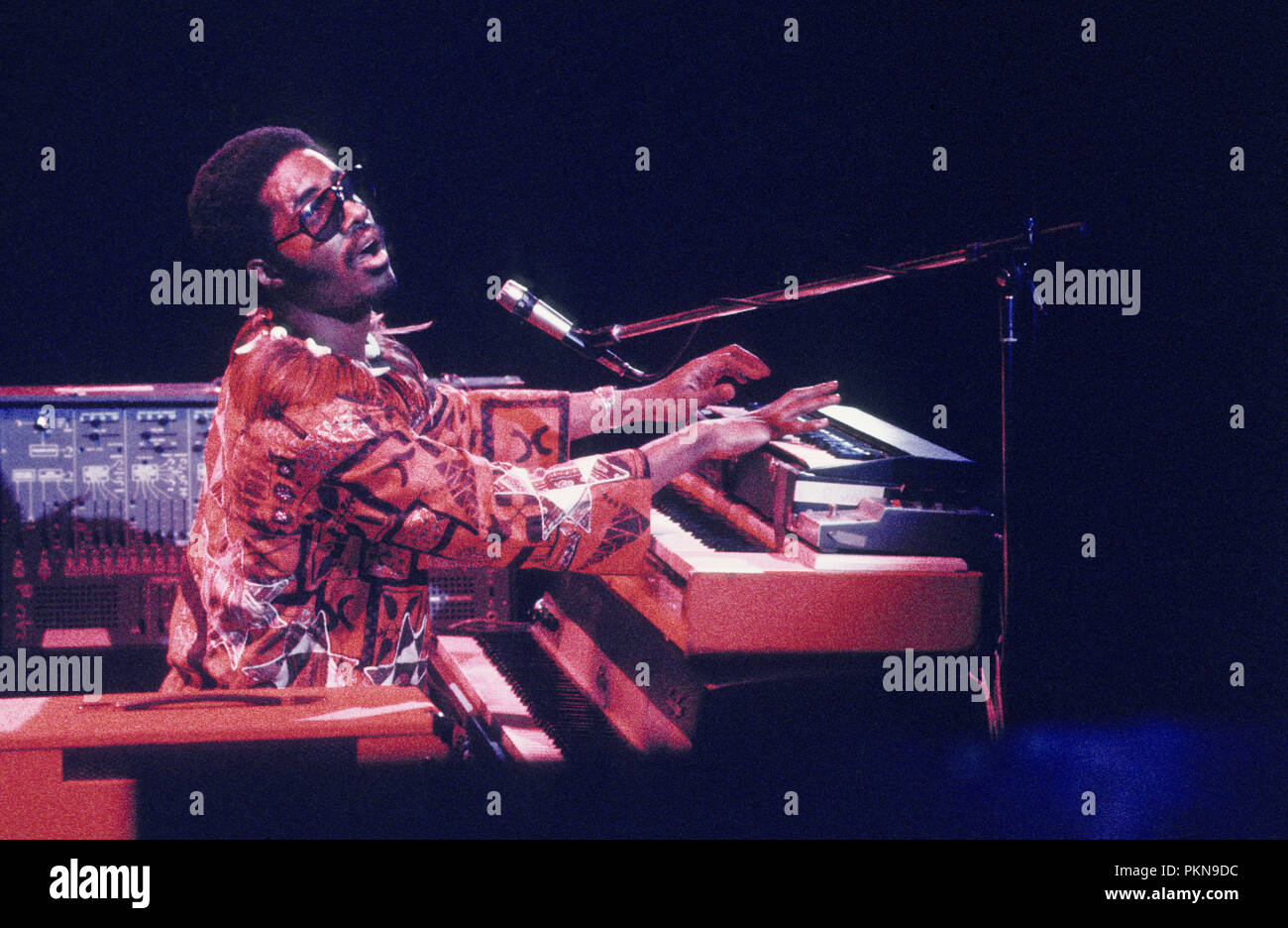 Stevie wonder 1974 hi-res stock photography and images - Alamy