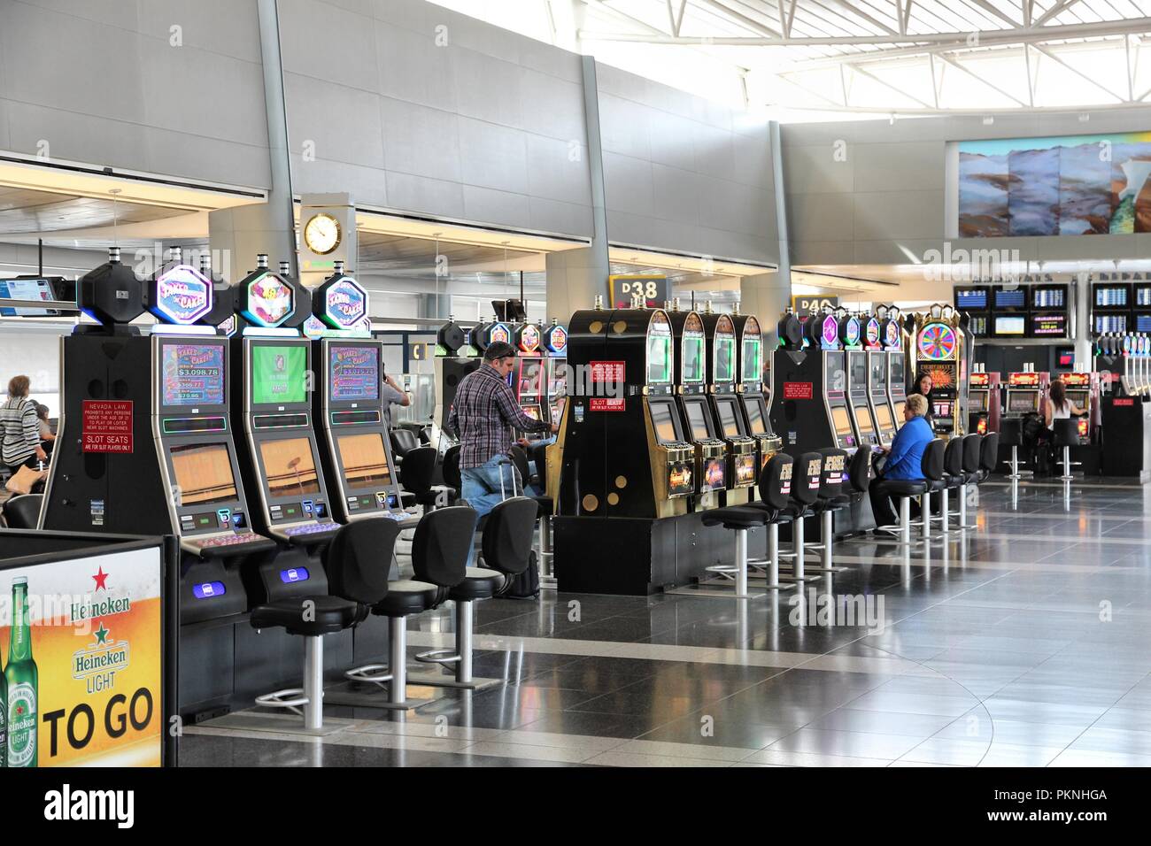 Las vegas airport slot machines hi-res stock photography and images - Alamy