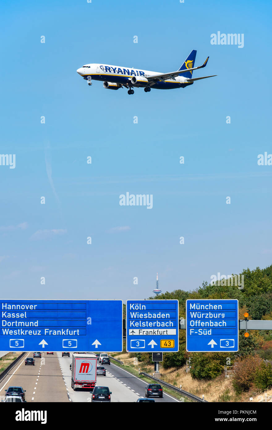 Ryanair aircraft landing at Frankfurt Airport Stock Photo