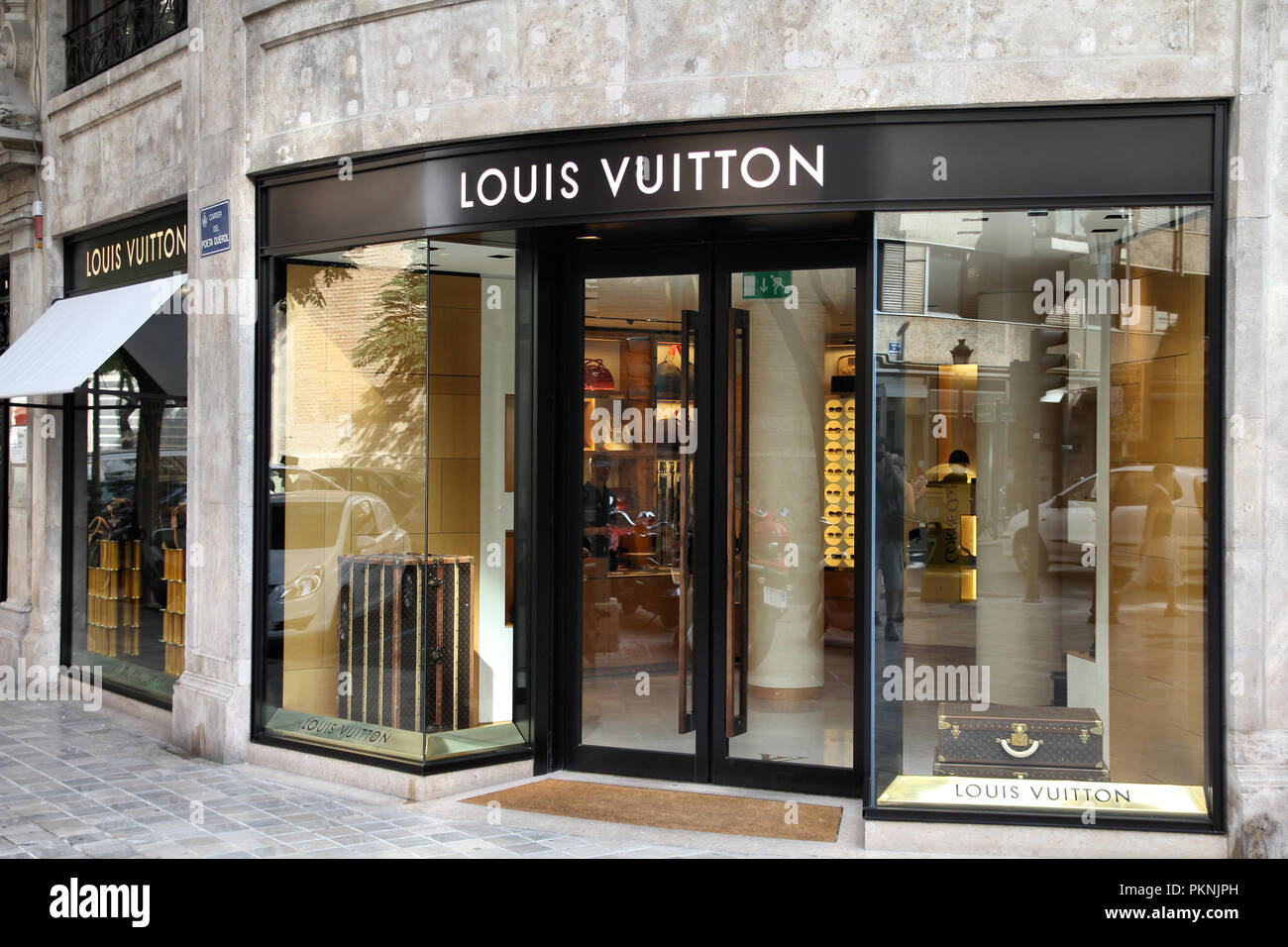 Louis vuitton valencia hi-res stock photography and images - Alamy