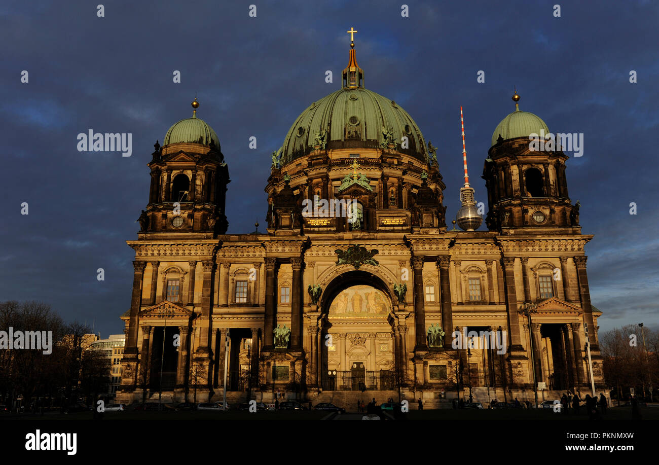 Germany. Berlin. Cathedral of Berlin: Berlin Dom. Evangelical church. It is a main work of Historicist architecture of the 'Kaiserzeit', built between 1895-1905. General view. Stock Photo
