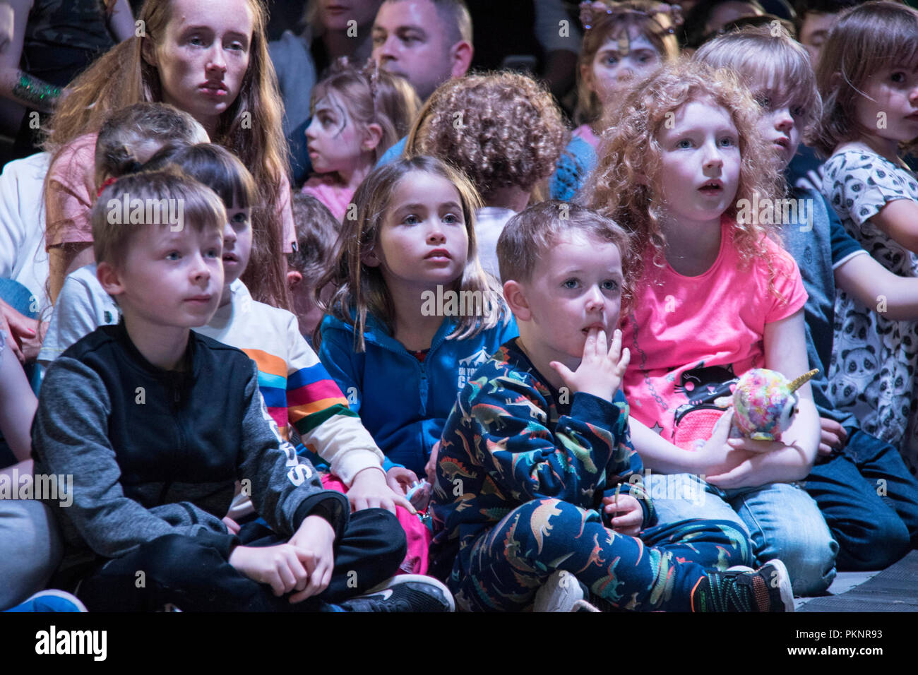 Circus audience Stock Photo - Alamy