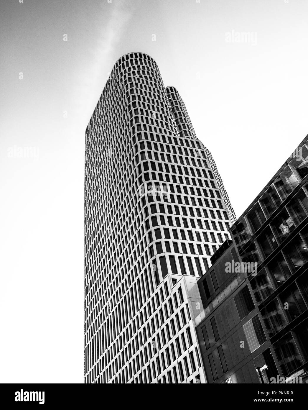 Contemporary skyscraper Black and White Stock Photos & Images - Alamy