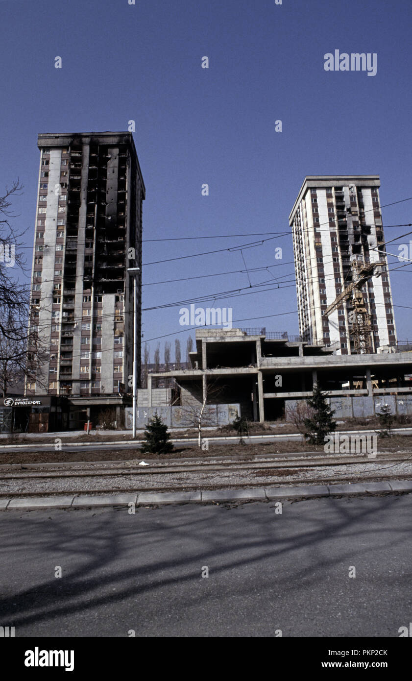 15th March 1993 During the Siege of Sarajevo: damage from artillery and sniper-fire on high-rise apartment blocks. Stock Photo