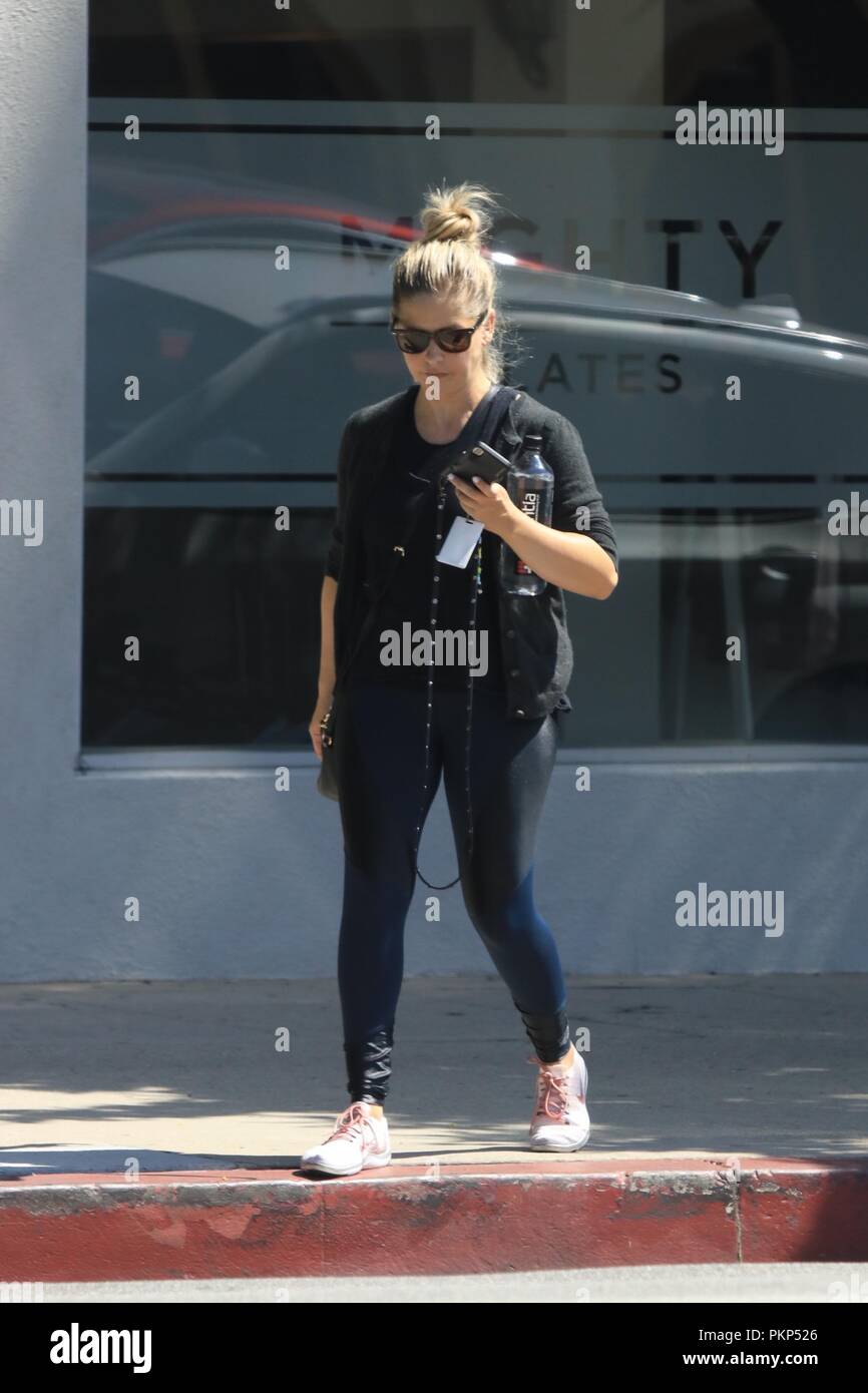 Sarah Michelle Gellar leaving a pilates class in Studio City, United