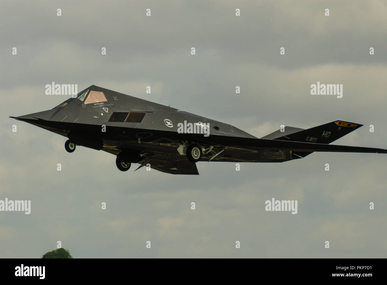 Lockheed F-117 Nighthawk stealth fighter, twin-engine stealth attack bomber aircraft that was developed by Lockheed's secretive Skunk Works. USAF jet Stock Photo