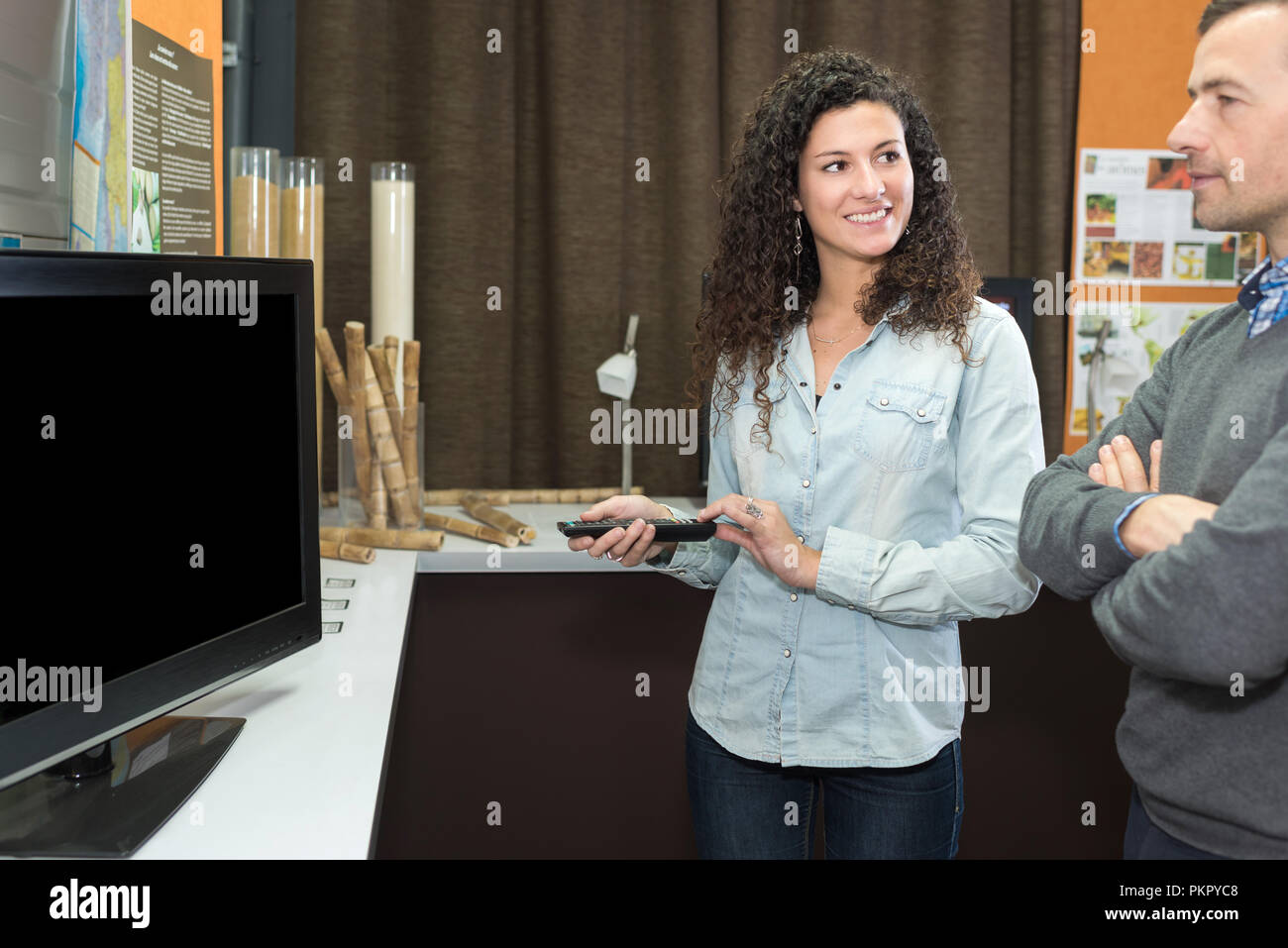 second hand television Stock Photo Alamy