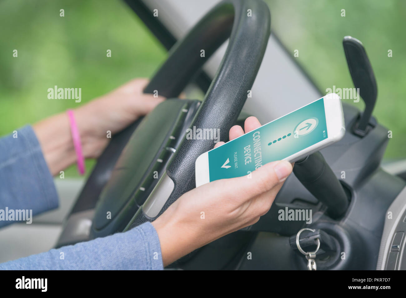 Connecting smart phone to the car audio system using wireless