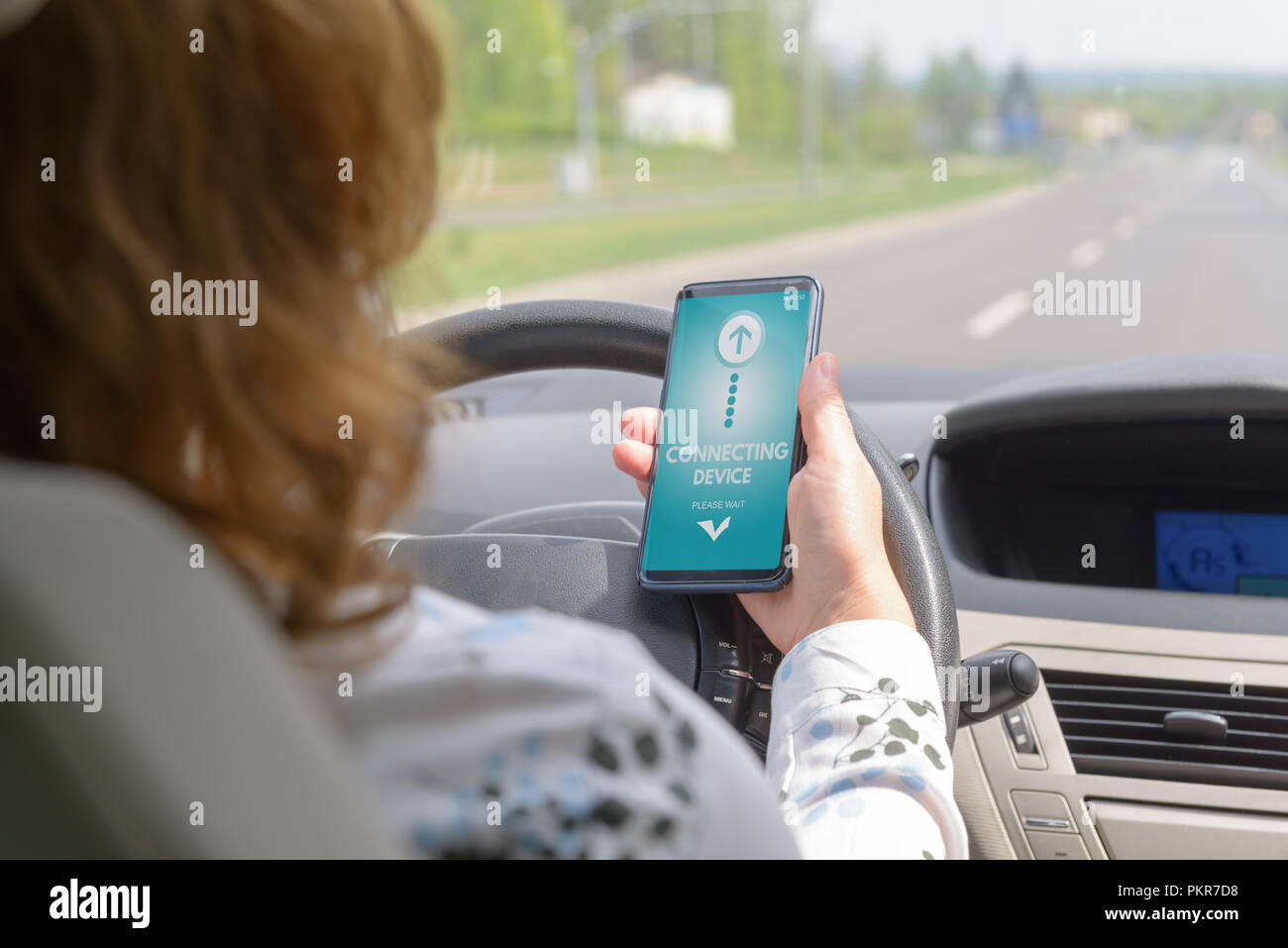 Connecting smart phone to the car audio system using wireless