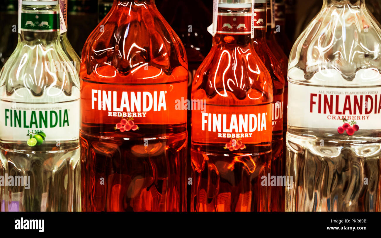 Водка Finlandia клюквенная 0.7/750мл 40% /Финляндия/ (6412700571706)