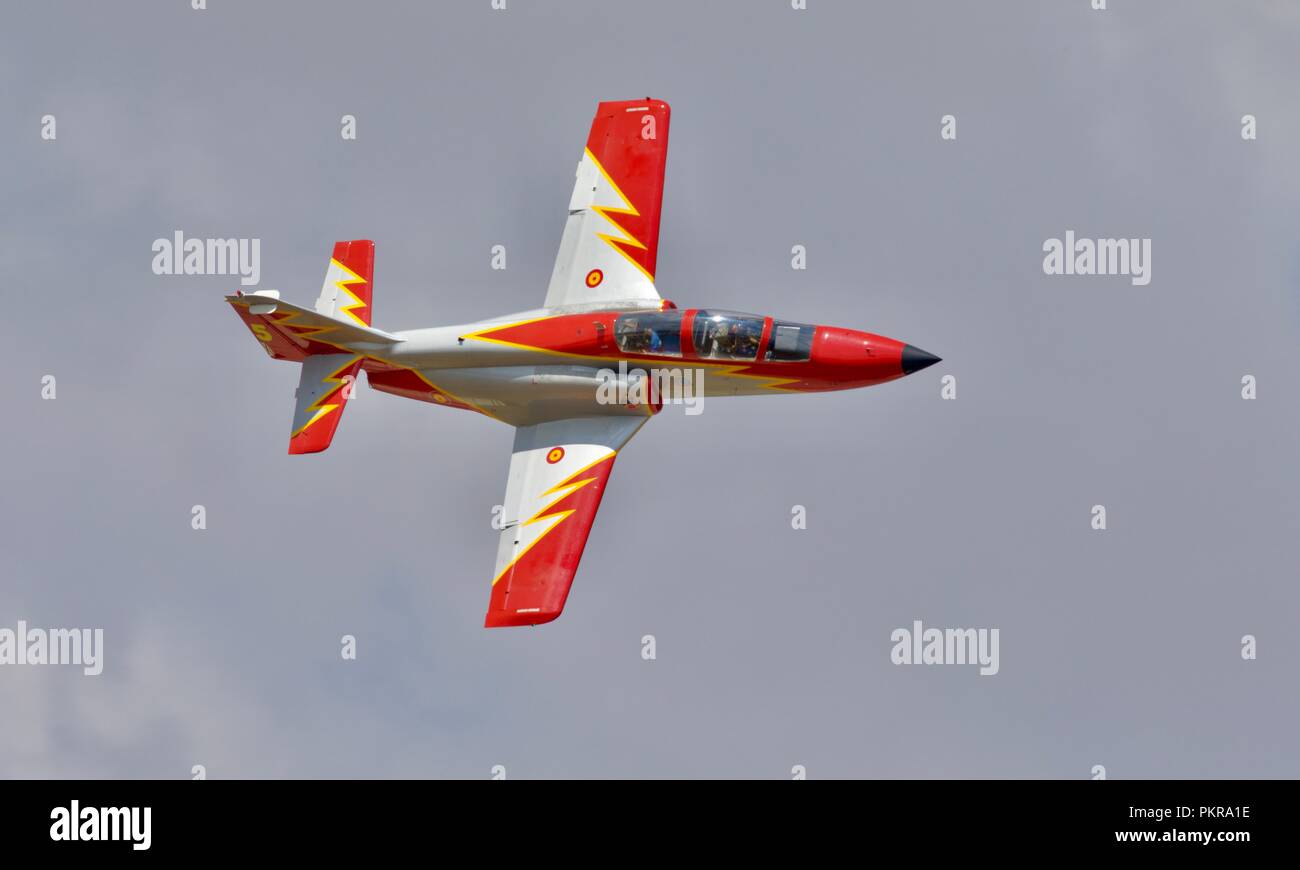 The Spanish Air Force Patrulla Aguila Casa C 101 Aviojet Performing At The 18 Royal International Air Tattoo Stock Photo Alamy The Spanish Air Force Patrulla Aguila Casa C 101 Aviojet Performing At The 18 Royal International Air Tattoo Stock Photo Alamy