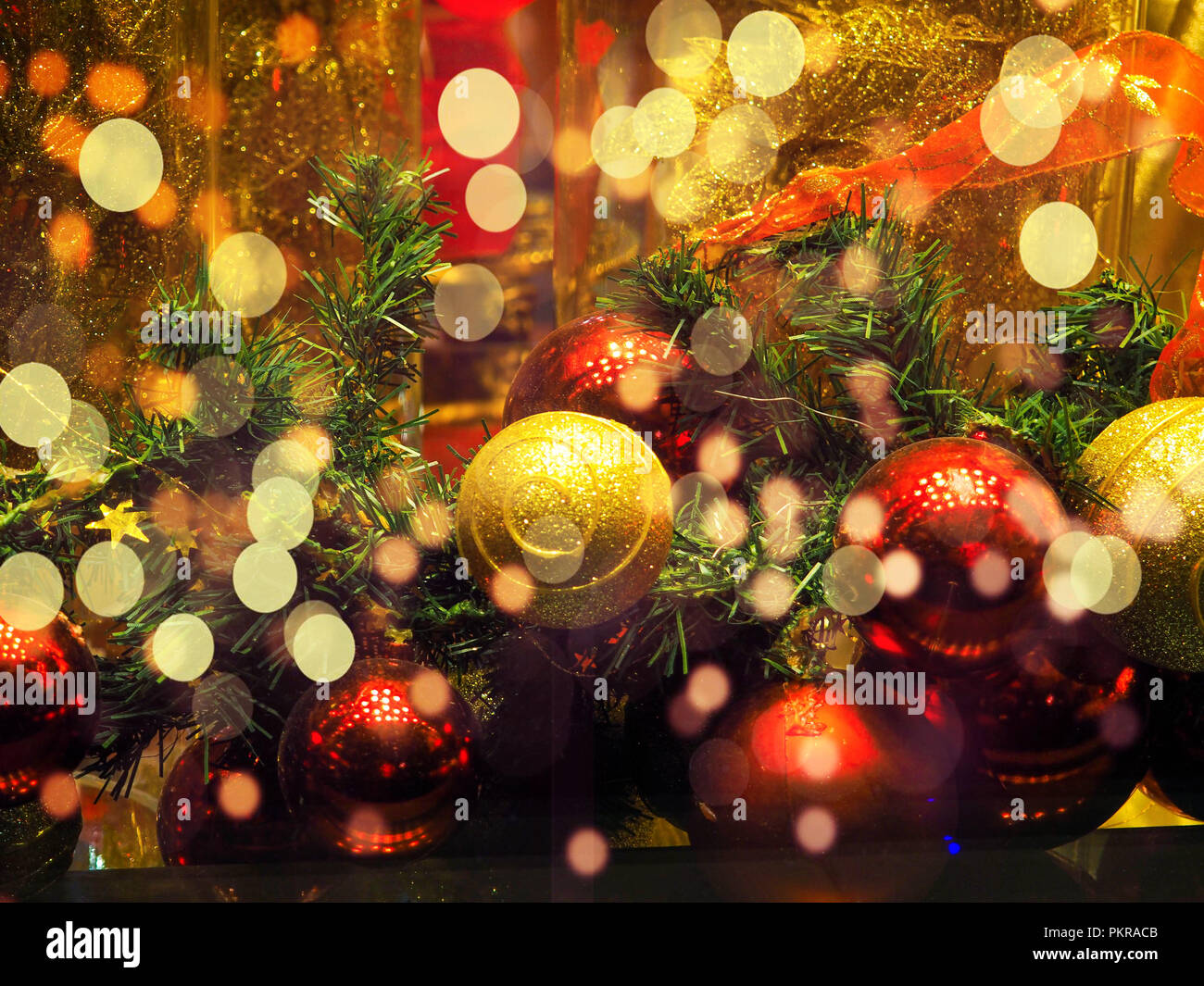christmas ball ornaments images