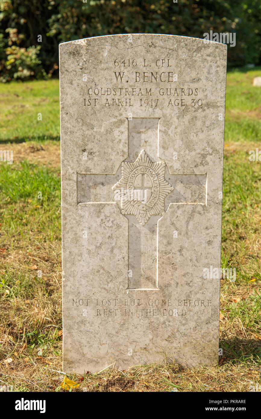 Commonwealth War Graves Commission Grave of William Bence of the Coldstream Guards, Locksbrook Cemetery, Bath UK Stock Photo