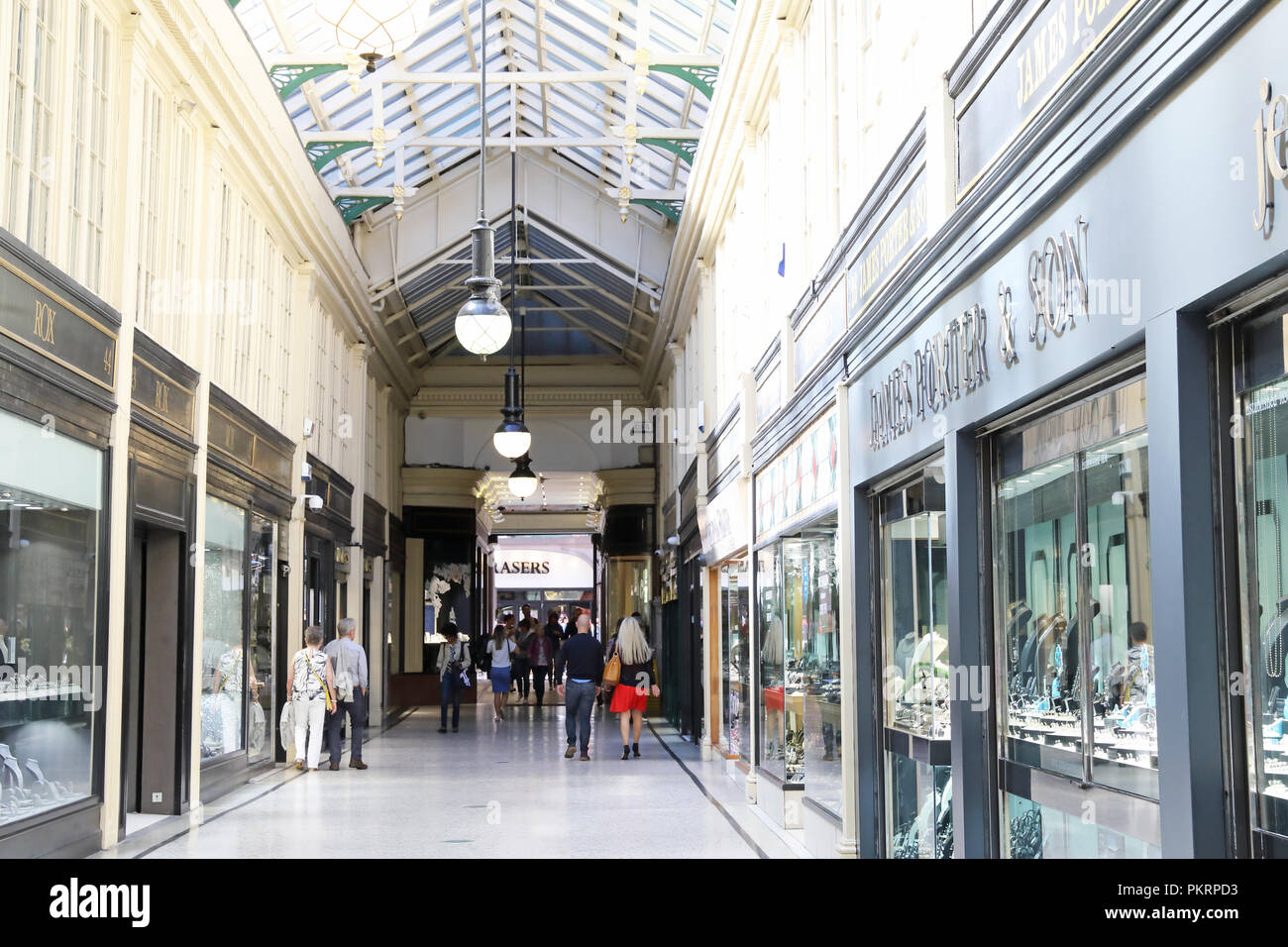 Glasgow's Jewellery Quarter in the Argyll Arcade, between Argyle St and Buchanan Street in the centre of the city, in Scotland, UK Stock Photo