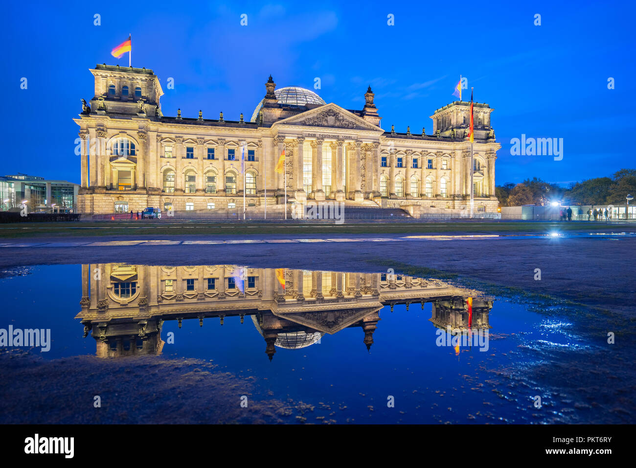 Deutscher bundestag hi-res stock photography and images - Alamy